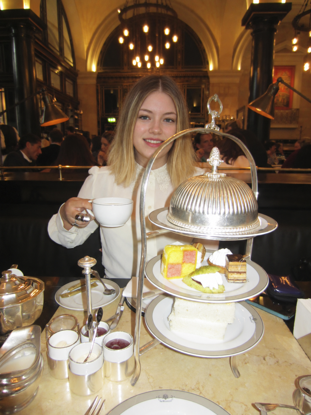 Mabel — tea and cake